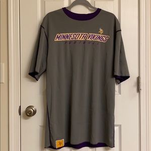 Minnesota Vikings Reversible Shirt 1 Side Purple & 1 Side Gray Men’s Medium